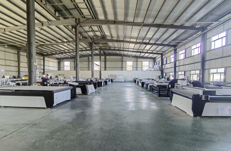 振動(dòng)刀切割機(jī)生產(chǎn)廠家怎么選？實(shí)力廠家選型指南