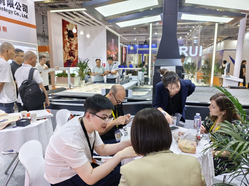 2025卓星科技上海地材展完美收官(圖4)
